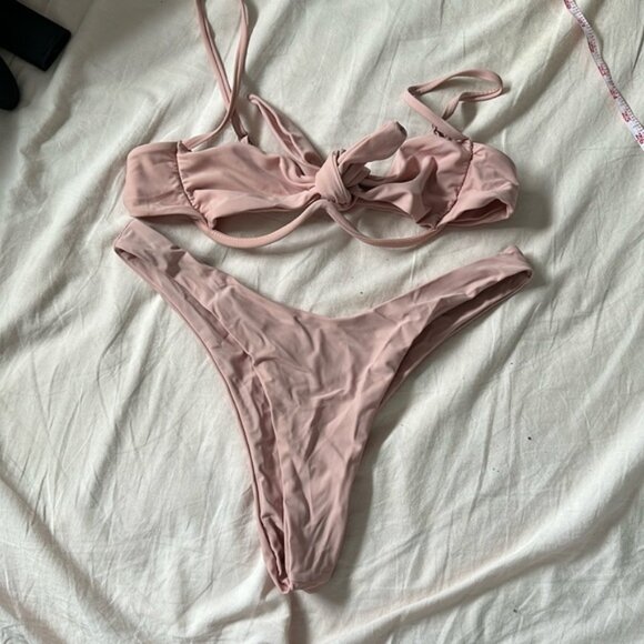 BIKINI - Picture 1 of 3